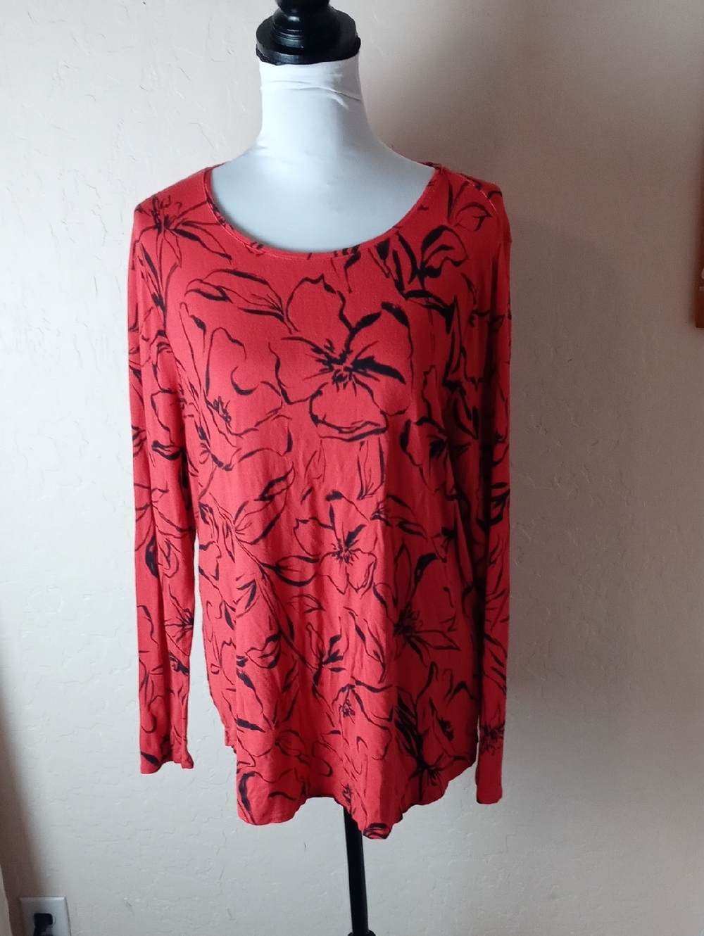 Apt. 9 Coral Red Long-Sleeve Scoop Neck Floral Top
